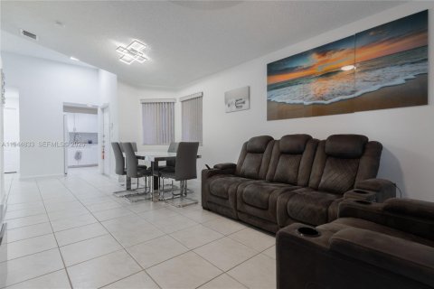 Touwnhouse à vendre à Doral, Floride: 2 chambres, 85.75 m2 № 2002849 - photo 7