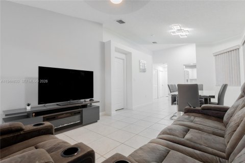 Touwnhouse à vendre à Doral, Floride: 2 chambres, 85.75 m2 № 2002849 - photo 8