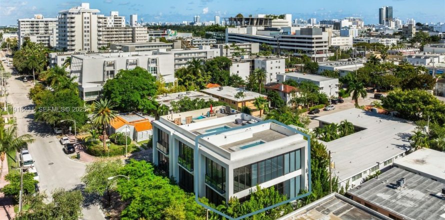 Condominio en Miami Beach, Florida, 3 dormitorios № 1983703