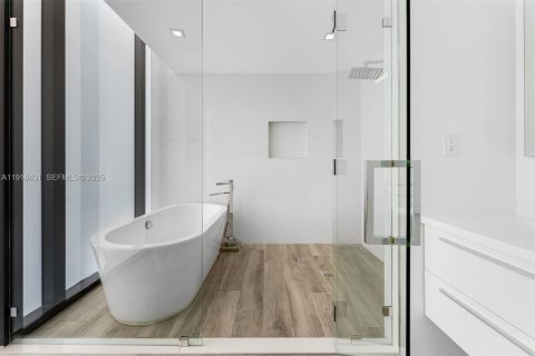 Condominio en venta en Miami Beach, Florida, 3 dormitorios, 207.08 m2 № 1983703 - foto 20