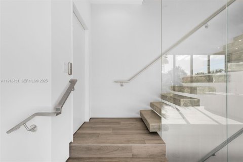 Condominio en venta en Miami Beach, Florida, 3 dormitorios, 207.08 m2 № 1983703 - foto 16