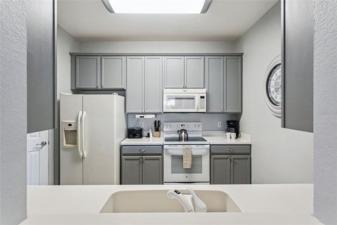 Copropriété à vendre à Orlando, Floride: 3 chambres, 115.85 m2 № 2225710 - photo 13