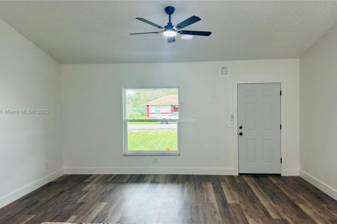 Снять в аренду виллу или дом в Окала, Флорида 3 спальни, 116.5м2, № 1948457 - фото 3