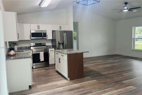 Снять в аренду виллу или дом в Окала, Флорида 3 спальни, 116.5м2, № 1948457 - фото 4