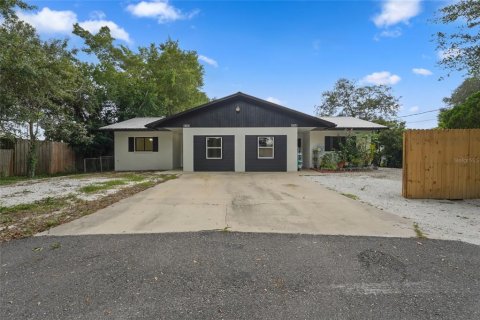 Commercial property in Sarasota, Florida 6 bedrooms, 213.86 sq.m. № 2394239 - photo 28