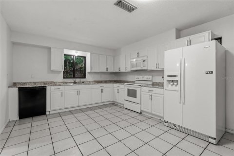 Commercial property in Sarasota, Florida 6 bedrooms, 213.86 sq.m. № 2394239 - photo 4