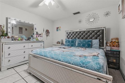 Commercial property in Sarasota, Florida 6 bedrooms, 213.86 sq.m. № 2394239 - photo 13