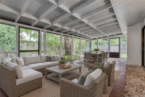 Commercial property in Sarasota, Florida 6 bedrooms, 213.86 sq.m. № 2394239 - photo 8