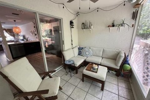 Touwnhouse à louer à Tampa, Floride: 2 chambres, 107.02 m2 № 2095365 - photo 9