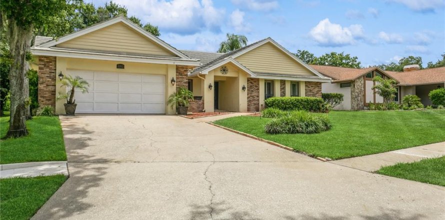 Casa en Palm Harbor, Florida 4 dormitorios, 250.46 m2 № 1800107