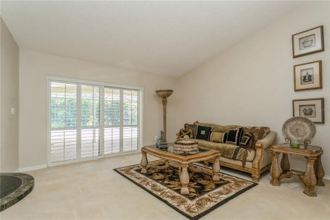 House in Palm Harbor, Florida 4 bedrooms, 250.46 sq.m. № 1800107 - photo 5