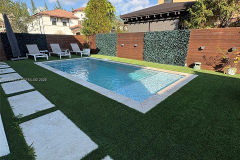 House in Doral, Florida 5 bedrooms, 386.38 sq.m. № 1986642 - photo 23