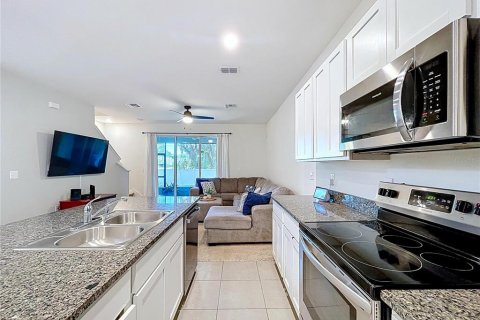 Adosado en venta en Brandon, Florida, 3 dormitorios, 158.58 m2 № 2123420 - foto 15