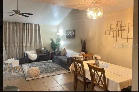 Casa en alquiler en Gainesville, Florida, 2 dormitorios, 122.72 m2 № 1772142 - foto 2