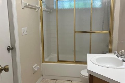 Casa en alquiler en Eustis, Florida, 4 dormitorios, 172.61 m2 № 1858332 - foto 13