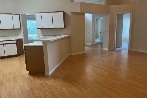 Casa en alquiler en Eustis, Florida, 4 dormitorios, 172.61 m2 № 1858332 - foto 4