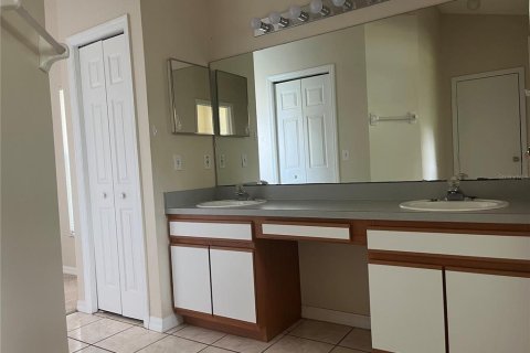 Casa en alquiler en Eustis, Florida, 4 dormitorios, 172.61 m2 № 1858332 - foto 11