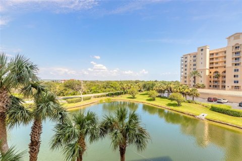 Condo in New Smyrna Beach, Florida, 2 bedrooms № 2237954 - photo 28