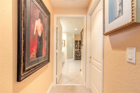 Condo in New Smyrna Beach, Florida, 2 bedrooms № 2237954 - photo 24