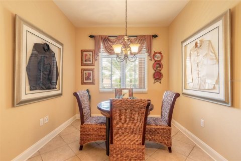 Condo in New Smyrna Beach, Florida, 2 bedrooms № 2237954 - photo 8