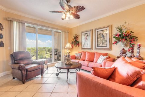 Condo in New Smyrna Beach, Florida, 2 bedrooms № 2237954 - photo 10