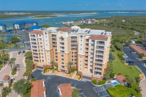 Condo in New Smyrna Beach, Florida, 2 bedrooms № 2237954 - photo 30