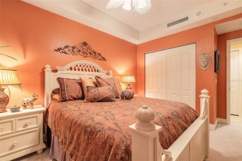 Condo in New Smyrna Beach, Florida, 2 bedrooms № 2237954 - photo 20