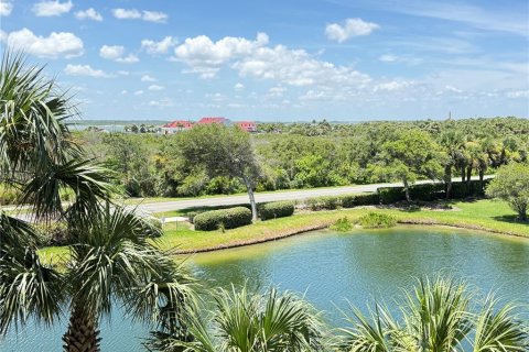 Condo in New Smyrna Beach, Florida, 2 bedrooms № 2237954 - photo 29