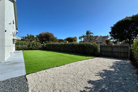 Снять в аренду виллу или дом в Катлер-Бей, Флорида 4 спальни, 261.98м2, № 2025696 - фото 21