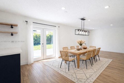 Снять в аренду виллу или дом в Катлер-Бей, Флорида 4 спальни, 261.98м2, № 2025696 - фото 8