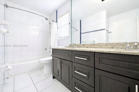 Снять в аренду виллу или дом в Катлер-Бей, Флорида 4 спальни, 261.98м2, № 2025696 - фото 18