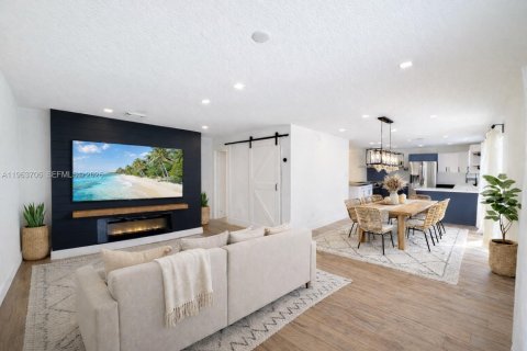 Снять в аренду виллу или дом в Катлер-Бей, Флорида 4 спальни, 261.98м2, № 2025696 - фото 9