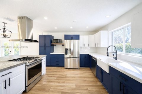 Снять в аренду виллу или дом в Катлер-Бей, Флорида 4 спальни, 261.98м2, № 2025696 - фото 6