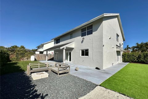 Снять в аренду виллу или дом в Катлер-Бей, Флорида 4 спальни, 261.98м2, № 2025696 - фото 22