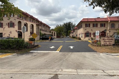 Land in Coral Springs, Florida № 1981348 - photo 11