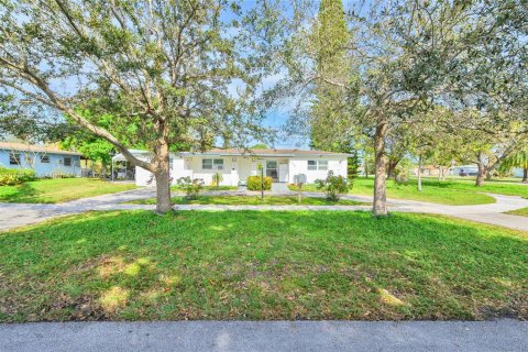 Casa en venta en Miami, Florida, 3 dormitorios, 118.26 m2 № 1704457 - foto 2