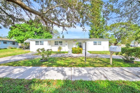 Casa en venta en Miami, Florida, 3 dormitorios, 118.26 m2 № 1704457 - foto 3