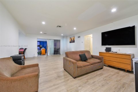 Casa en venta en Miami, Florida, 3 dormitorios, 118.26 m2 № 1704457 - foto 6