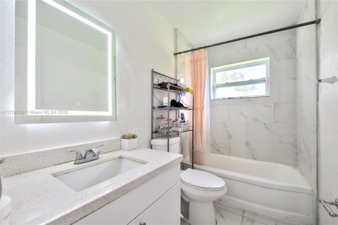 Casa en venta en Miami, Florida, 3 dormitorios, 118.26 m2 № 1704457 - foto 10