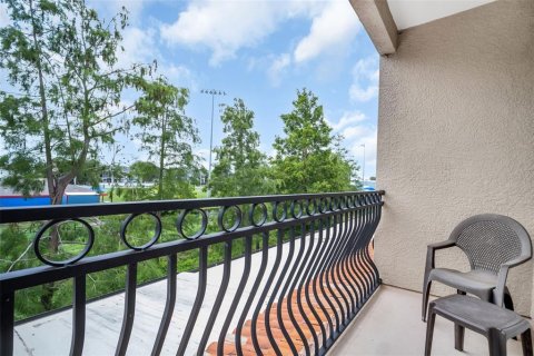 Townhouse in Palm Harbor, Florida 3 bedrooms, 223.8 sq.m. № 2220153 - photo 26