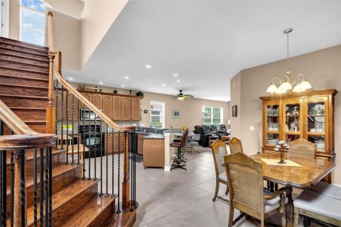 Townhouse in Palm Harbor, Florida 3 bedrooms, 223.8 sq.m. № 2220153 - photo 5