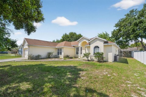 Villa ou maison à vendre à Eustis, Floride: 3 chambres, 169.73 m2 № 2140570 - photo 6