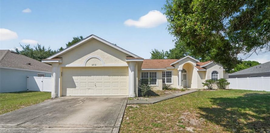 Villa ou maison à Eustis, Floride 3 chambres, 169.73 m2 № 2140570