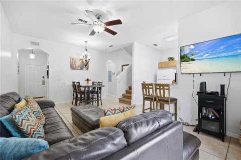Townhouse in Davenport, Florida 4 bedrooms, 138.61 sq.m. № 2097118 - photo 7