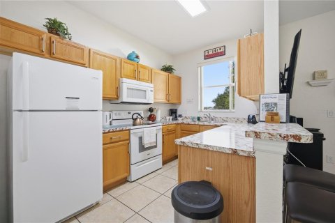 Townhouse in Davenport, Florida 4 bedrooms, 138.61 sq.m. № 2097118 - photo 8