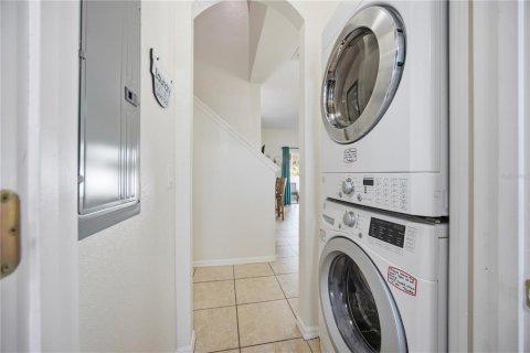 Townhouse in Davenport, Florida 4 bedrooms, 138.61 sq.m. № 2097118 - photo 17