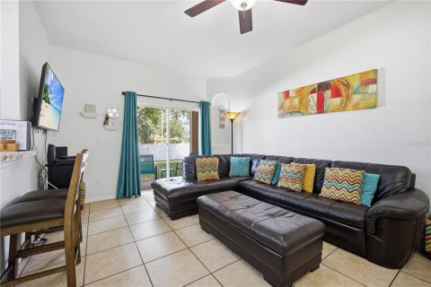 Townhouse in Davenport, Florida 4 bedrooms, 138.61 sq.m. № 2097118 - photo 6