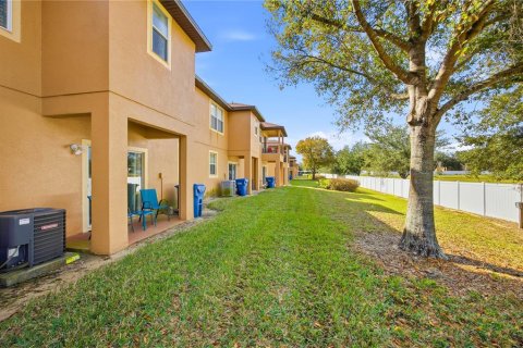 Townhouse in Davenport, Florida 4 bedrooms, 138.61 sq.m. № 2097118 - photo 20