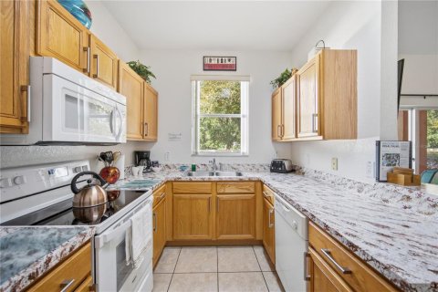 Townhouse in Davenport, Florida 4 bedrooms, 138.61 sq.m. № 2097118 - photo 9
