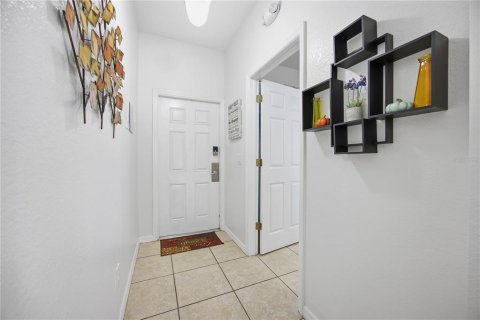 Townhouse in Davenport, Florida 4 bedrooms, 138.61 sq.m. № 2097118 - photo 3